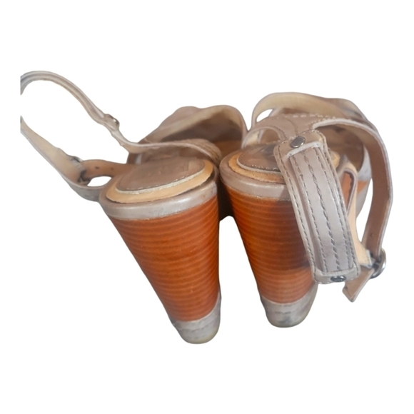 Frye Corrina Stitch Taupe/Gray Leather Platform Wedge Heel Strappy Sandals Sz 7 - Picture 9 of 10